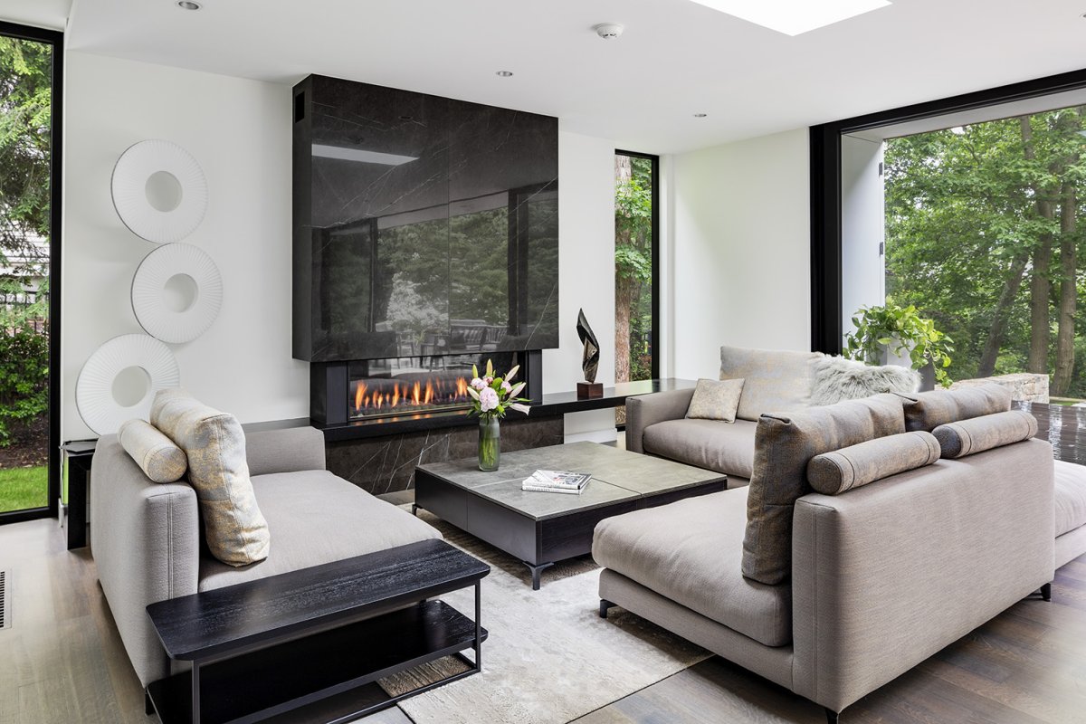 modern living room with fireplace© Jacob Lilley Architects Wellesley, MA